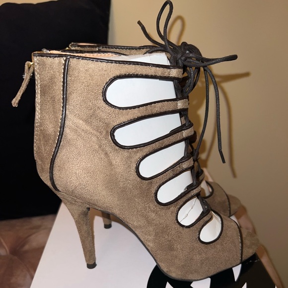 NINE WEST LACEY KHAKI LACEUP HEELED SANDALS - Picture 3 of 8